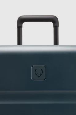 Icon Stripe 66cm Suitcase
